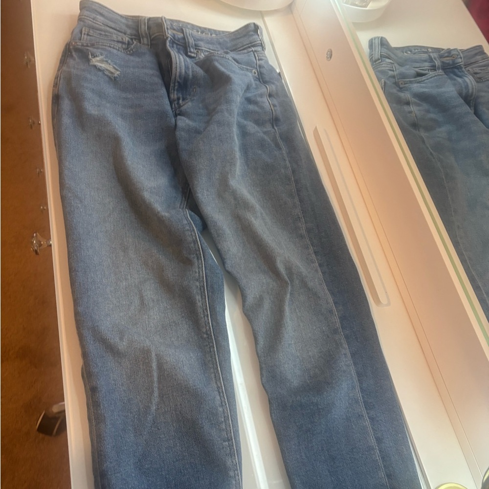 American eagle mom jeans